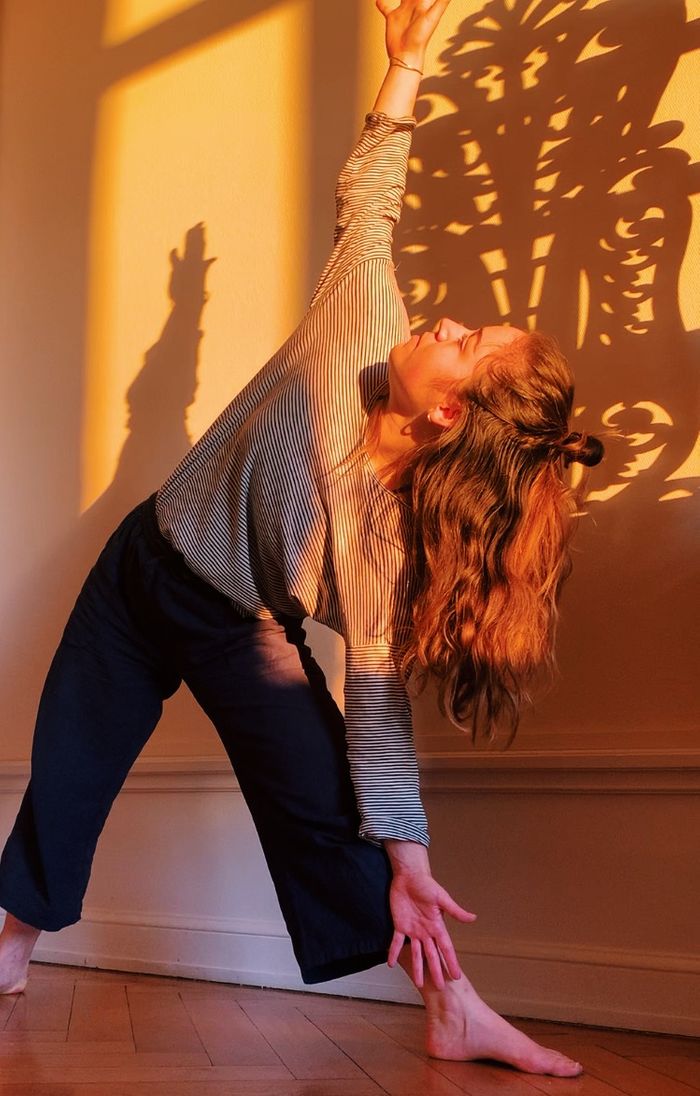 Stretching first thing in the morning helps to get your blood flowing & ease any built up stiffness in the muscles and joints. It’s also the perfect opportunity to check in with your body + mind for a conscious and mindful start to the day 🌞 

Want to reap these benefits? Join us for yoga tomorrow morning from 8-9am https://bua.fit/classes/18PgS4hFmI4H 🍃