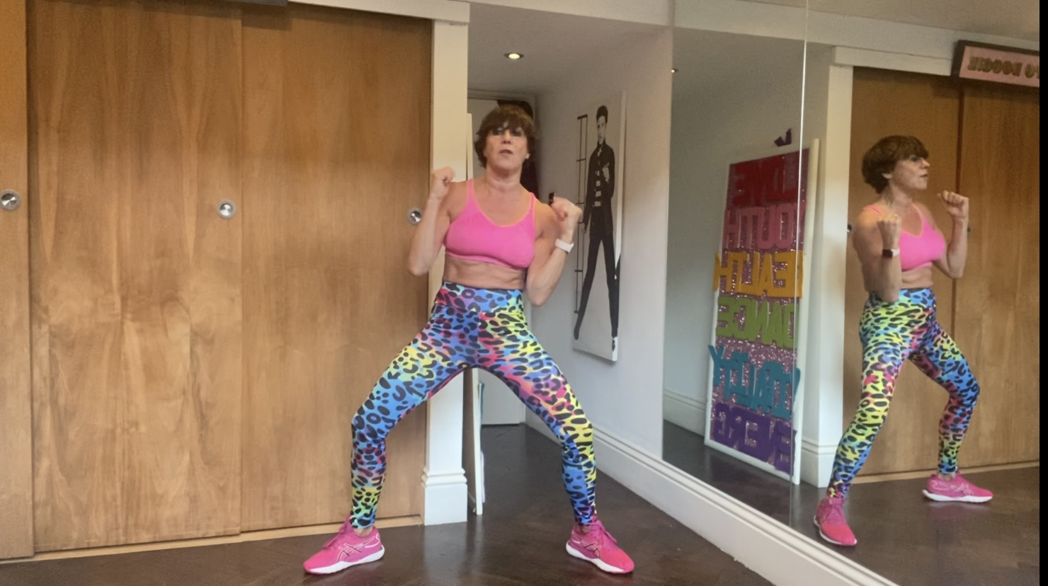 These moves are WIKKID for the waistline so suck it up HARD and give it all you’ve got 😘💥💥💥

I hope you can join me and the girls LIVE

Wednesday nights at 7pm 
Saturday mornings at 9am xx
